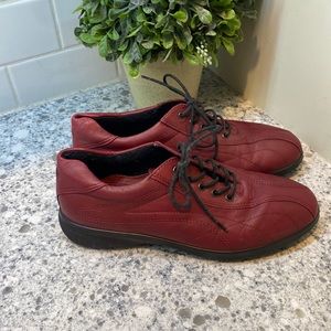 ECCO Red leather lace up shoes size 37 or 6-6.5